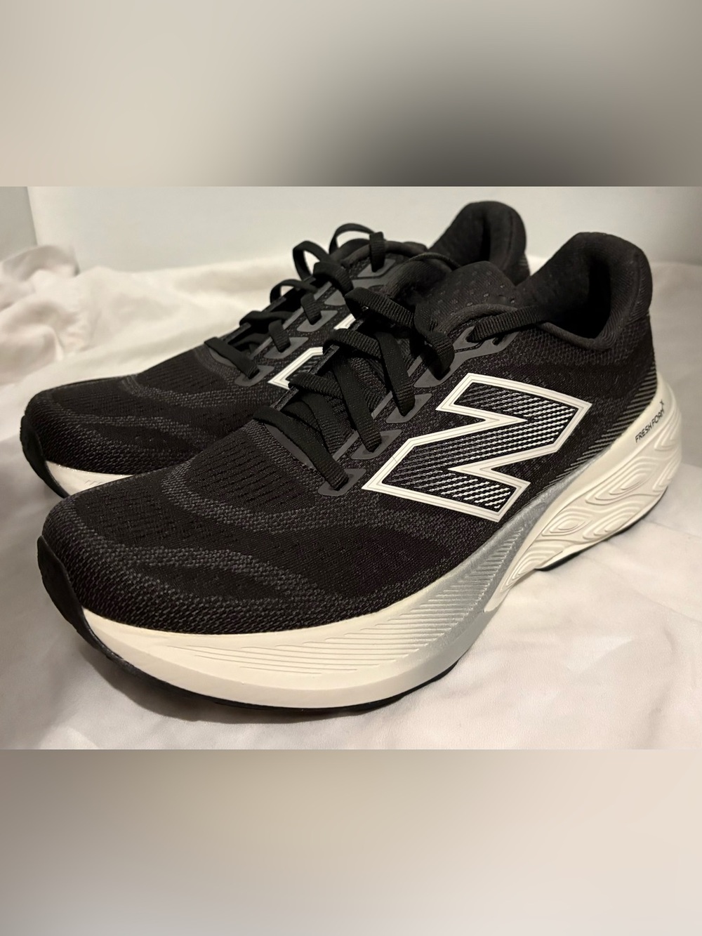New Balance Fresh Foam X 880v15 Black Women’s Size 8